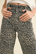 Load image into Gallery viewer, Leopard Jeans
