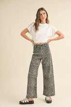 Load image into Gallery viewer, Leopard Jeans
